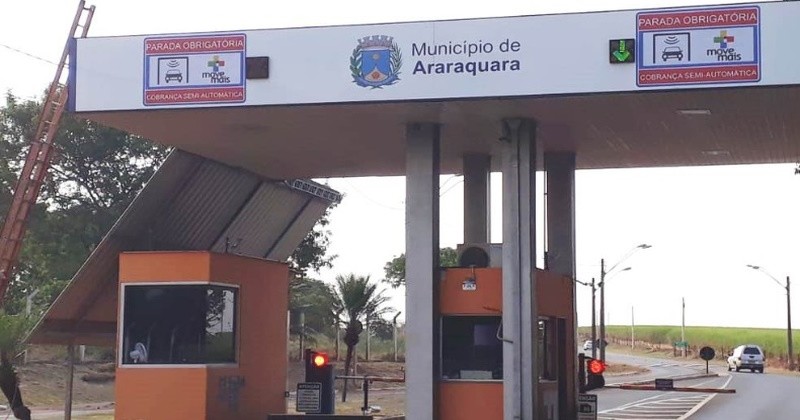 Pedágio mais injusto do Brasil : a estrada é de terra!