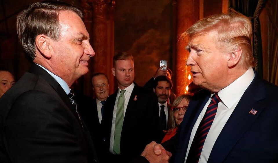 Bolsonaro estuda acionar Casa Branca para barrar o tarifaço de Trump
